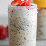 strawberry overnight oats