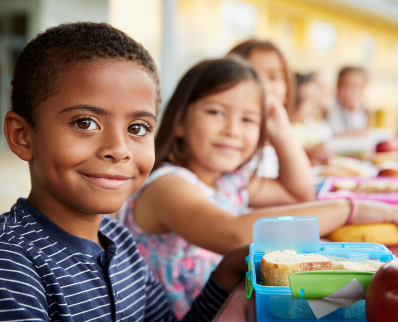 kids eating lunch at school